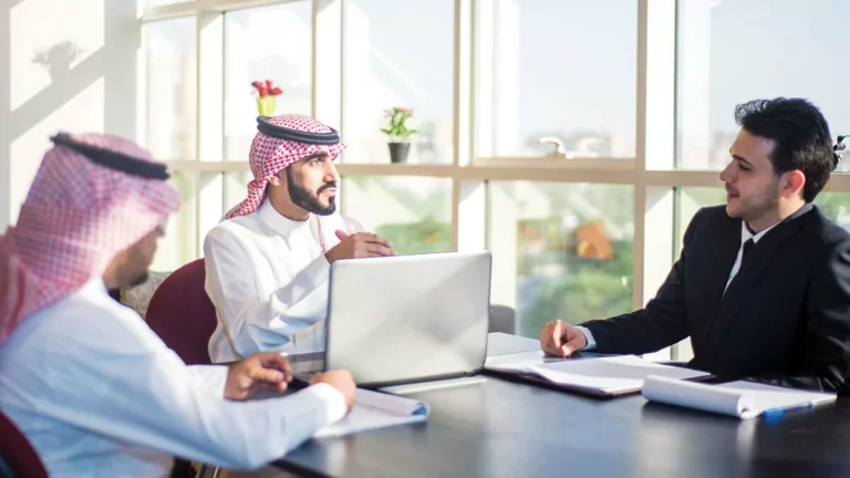 العمل في السعودية